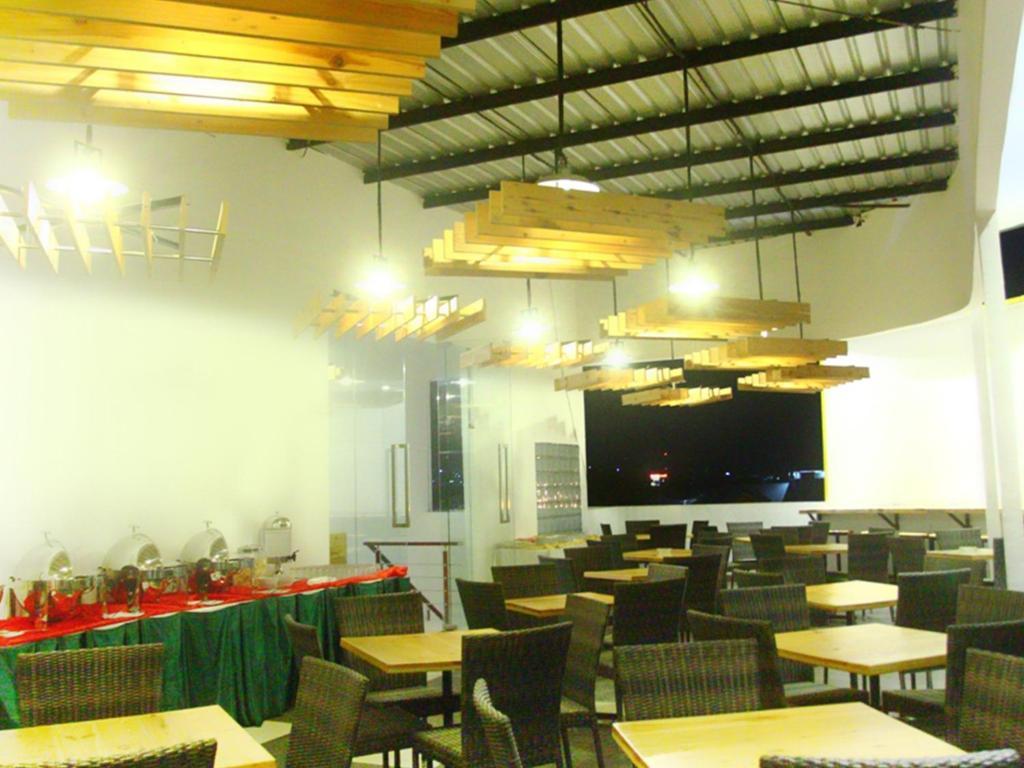 Dragon Inn Kendari Ngoại thất bức ảnh