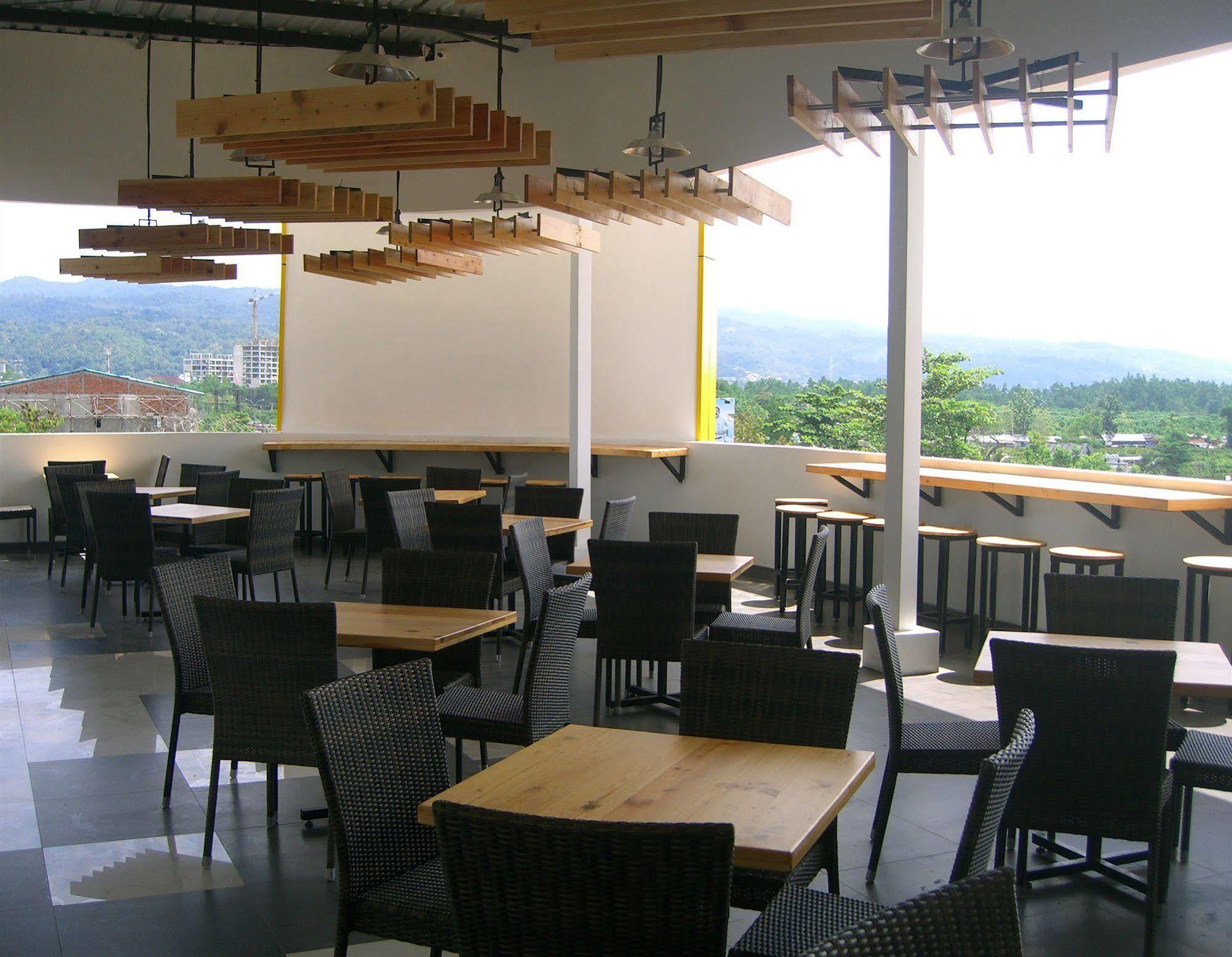 Dragon Inn Kendari Ngoại thất bức ảnh