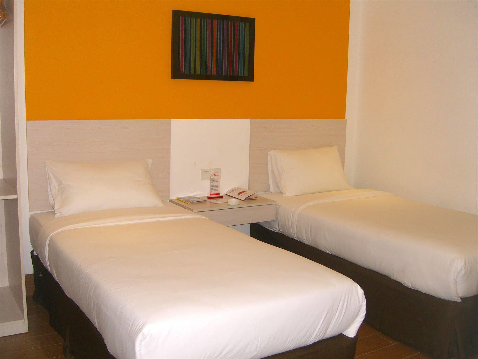 Dragon Inn Kendari Ngoại thất bức ảnh